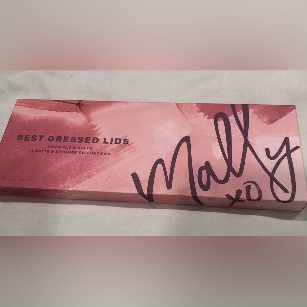 New* Mally Xo eyeshadow palette Best Dressed - Picture 4 of 8